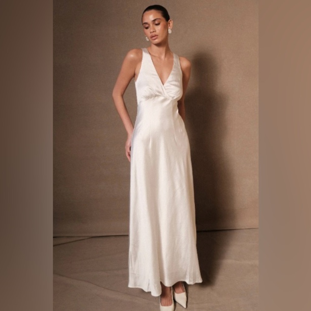 Meghan Short Sleeve Satin Maxi Dress - Meshki